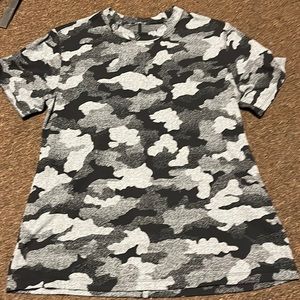 Lululemon camo short sleeve